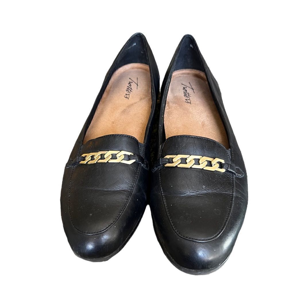 Trotters Black Leather Loafers Gold Chain Detail Quiet Luxury Women's Size 9N - Picture 2 of 8